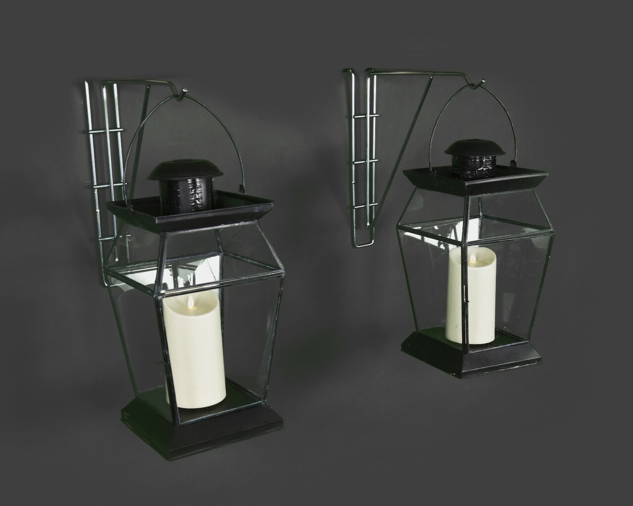 https://equineoasis.com/equine_oasis/wp-content/uploads/royal_wire_claw_extender_with_lanterns.jpg